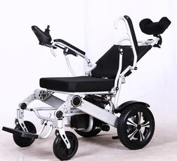 Skládací elektrický invalidní vozík s polohovatelným opěradlem SELVO i4500E